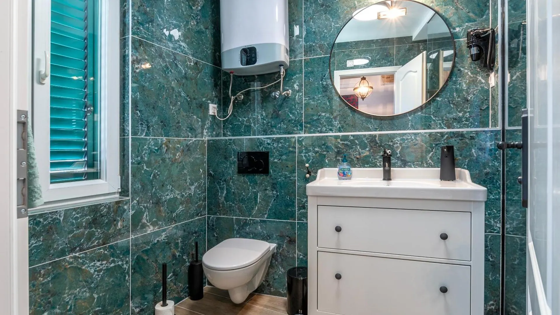 Marasovic Residence & Deluxe Apartments Split