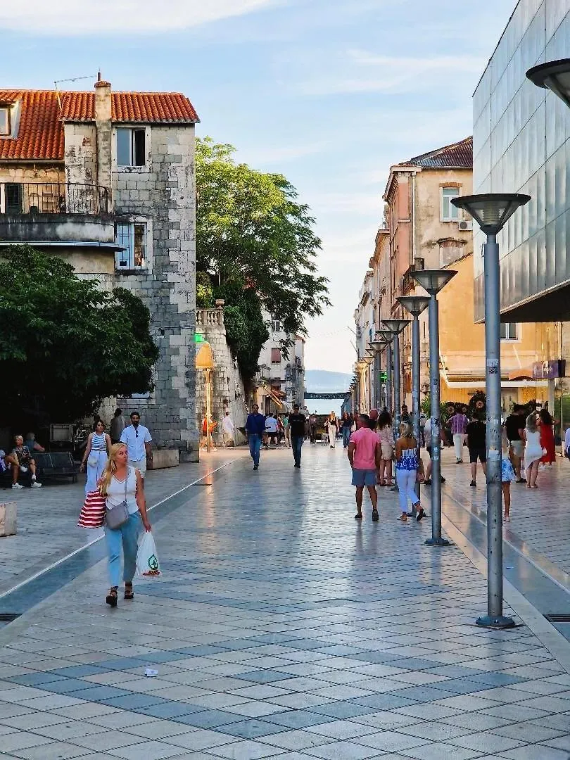 Marasovic Residence & Deluxe Apartments Split